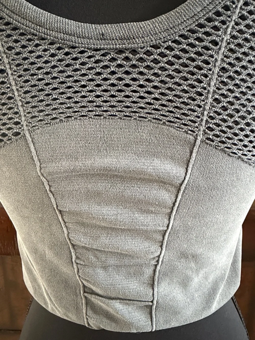 Splendid Gray Mesh-Panel Cropped Tank - Picture 4 of 5